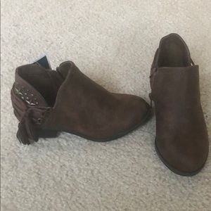 New, never worn, girls size 11 brown booties